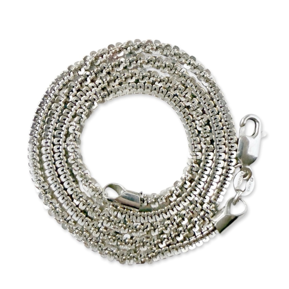 Solid 14k 585 White Gold Criss Cross Chain Necklace Vincenza Italy 9.5 Grams